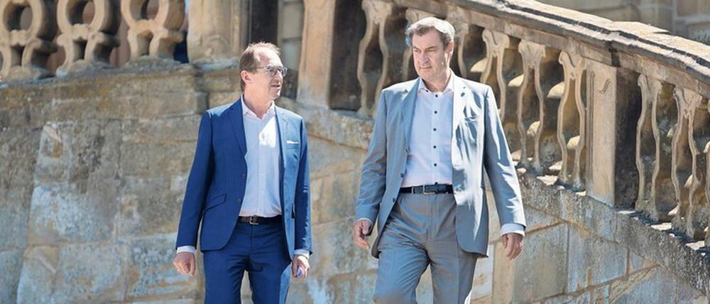 CSU-Landesgruppenchef Alexander Dobrindt und CSU-Chef Markus Söder auf der Freitreppe vor dem Kloster Banz.