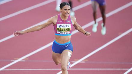 Zum vierten Mal in den vergangenen 13 Monaten hat Sydney McLaughlin die Bestzeit über die Stadionrunde mit Hindernissen übertroffen. 