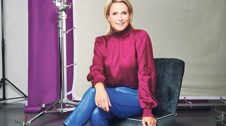 Claudia von Brauchitsch moderiert das Sat-1-Magazin „akte.“