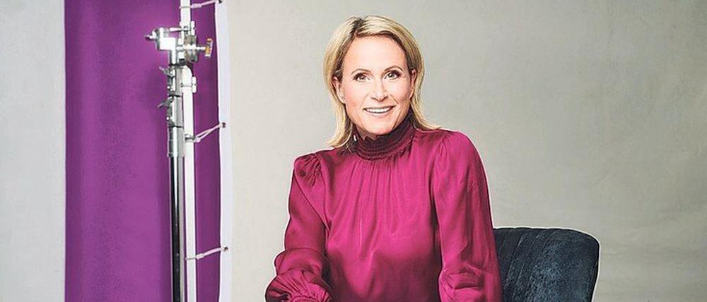 Claudia von Brauchitsch moderiert das Sat-1-Magazin „akte.“