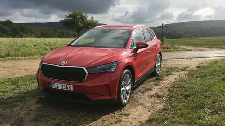 Der Enyaq iV ist das Flaggschiff von Škodas Elektroflotte, angeboten mit drei Batteriegrößen und vier Leistungsstufen.