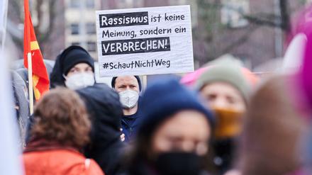 "Schaut nicht weg!" Das war die Botschaft, für die Hunderte am Sonntag in Prenzlauer Berg eintraten.