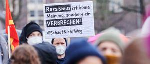 "Schaut nicht weg!" Das war die Botschaft, für die Hunderte am Sonntag in Prenzlauer Berg eintraten.