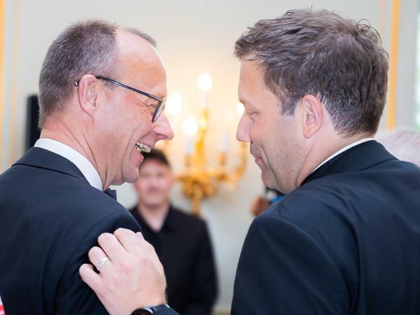 Hatten sich einiges zu sagen: CDU-Chef Friedrich Merz (links) und der SPD-Co-Vorsitzende Lars Klingbeil.