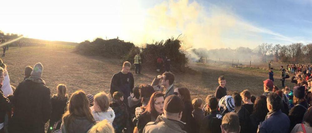 Tipp! Das Osterfeuer der Gatower Feuerwehr auf dem Feld - da kommen schon mal 5000 Besucher aus der ganzen Stadt. 