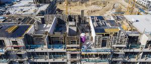 Baustelle von Eigentumswohnungen in der Pufendorfstraße in Berlin-Mitte.