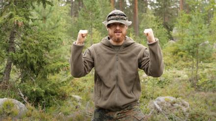 Szene aus der ersten Folge von „7 vs. Wild“ mit Initiator und Teilnehmer Fritz Meinecke.