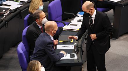 Oppositionsführer und Kanzler - Ralph Brinkhaus (CDU) und Olaf Scholz (SPD).