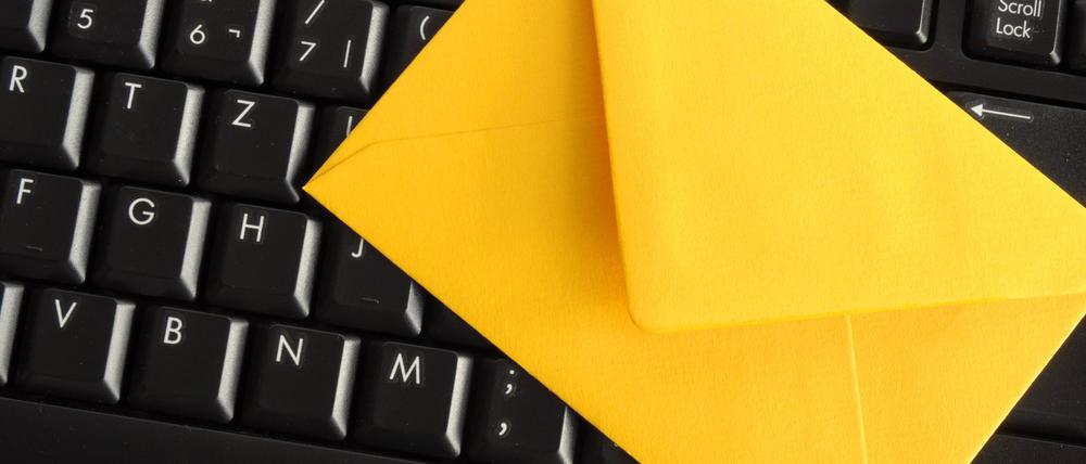 Umschlag schlägt Mail. Mit der Tastatur ist die Antwort schnell erledigt. Aber schwerer wiegt ein Brief.