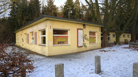 Ehemaliges Café neben der „Ringergruppe“ im Volkspark Rehberge in Berlin-Wedding-es soll wieder eröffnet werden.