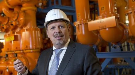 Der studierte Elektrotechniker Thomas Schäfer arbeitet seit mehr als 40 Jahren in der Strombranche.