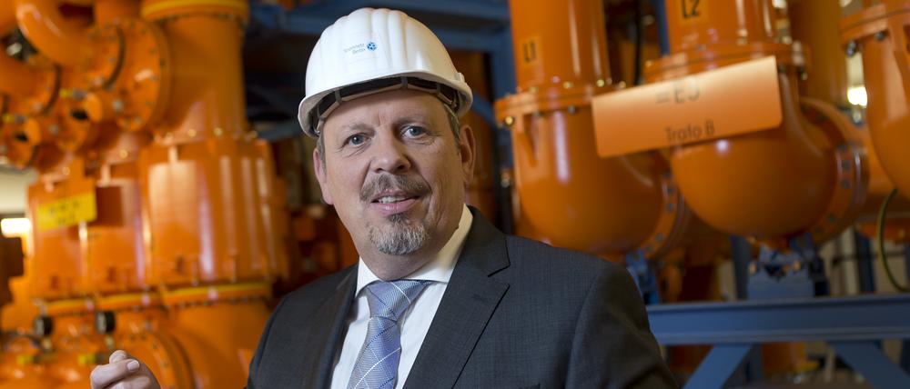 Der studierte Elektrotechniker Thomas Schäfer arbeitet seit mehr als 40 Jahren in der Strombranche.