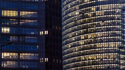 Der Trend zum Homeoffice und E-Commerce trüben die Gewinnerwartungen bei Büroimmobilien.