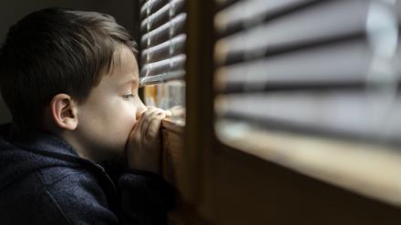 Viele Kinder bekommen den Gedanken an Corona nicht mehr aus dem Kopf, die Frage, die sie umtreibt, ist nicht mehr, ob, sondern wann sie selbst angesteckt werden.
