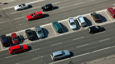 Verkehr in Berlin auf dem Mühlendamm.