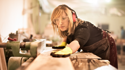Heute entscheiden sich immer mehr Frauen für eine Ausbildung in einem Handwerksberuf. Doch ihr Anteil an den Existenzgründungen ist noch vergleichsweise niedrig.