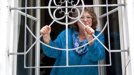 Erst baute Gabriele Frydrych Gitter an die Fenster – dann drangen die Einbrecher durch ein Oberlicht ein.