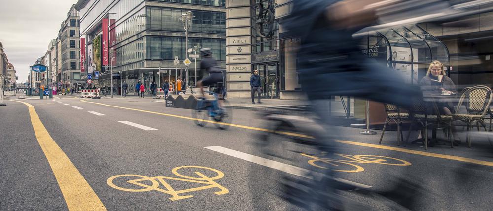 Verschieben muss der Senat schon jetzt das im Koalitionsvertrag beschlossene Ziel beim Radwegebau in Berlin.