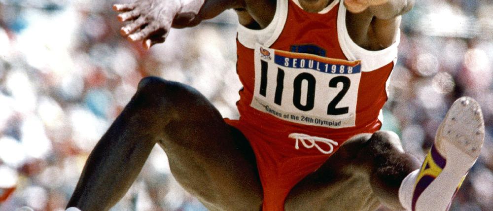 OLY-JO2008-1988-LEWIS