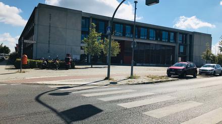 Die Hans-Carossa-Schule in Berlin-Kladow heute mit ihren über 1000 Jugendlichen.