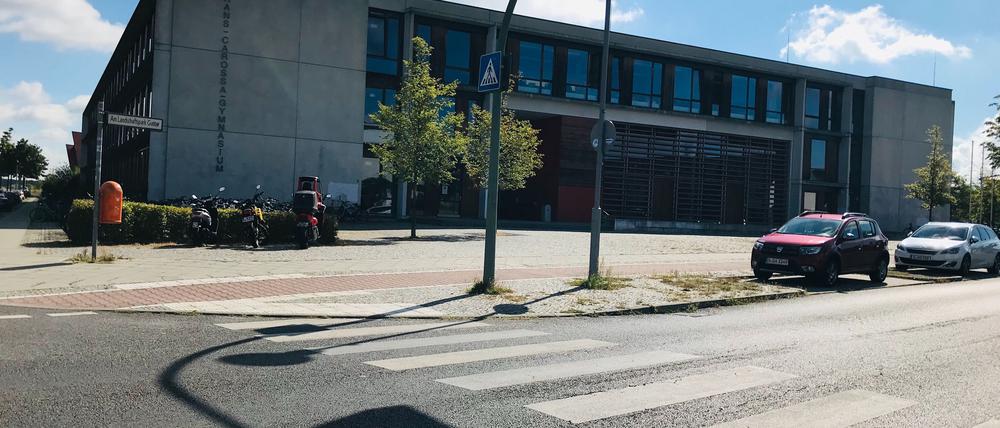 Die Hans-Carossa-Schule in Berlin-Kladow heute mit ihren über 1000 Jugendlichen.