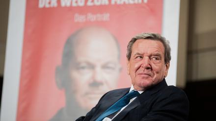 Was der eine hat und der andere nicht: Macht. Und ein Kanzlerbüro. 