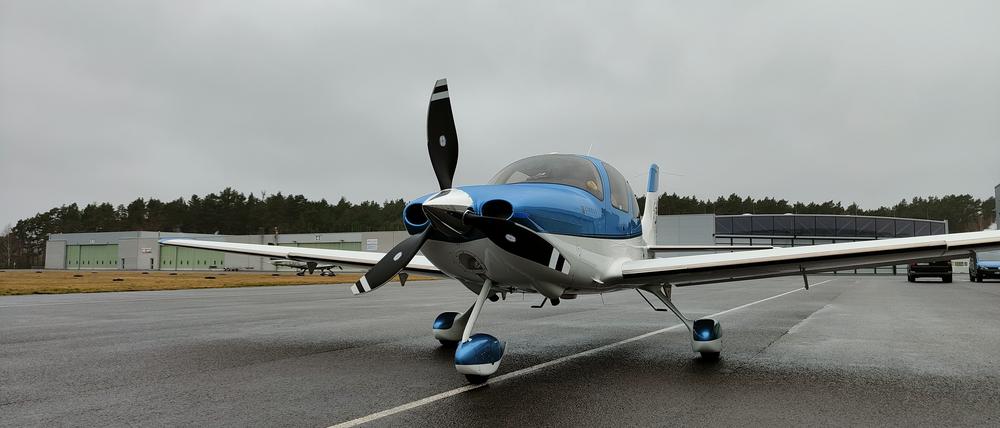 190 Flugzeuge sind in den Hallen des Flugplatzes untergebracht. Die meisten gehören Privatleuten.