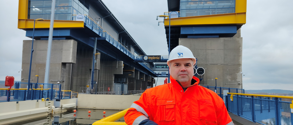 Das Schiffshebewerk soll im Sommer eröffnet werden. Bauleiter Klaus Winter ist seit Beginn des Baus dabei. 