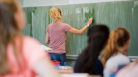 In Berlin wird immer wieder darüber diskutiert, wie viele Lehrkräfte die Hochschulen ausbilden sollen.
