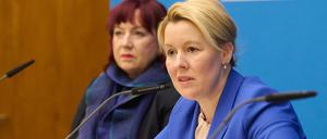 Streit um Lehrerverbeamtung: Berlins Regierende Bürgermeisterin Franziska Giffey (r., SPD) hat nach Tagesspiegel-Informationen für Dienstag zum Chefgespräch geladen. 
