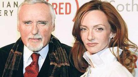 Vor zwei Jahren ging es ihm noch deutlich besser. Hopper im Jahr 2008 mit seiner Frau Victoria Duffy. Fotos: AFP/dpa