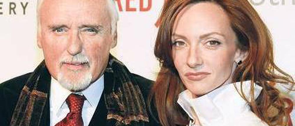 Vor zwei Jahren ging es ihm noch deutlich besser. Hopper im Jahr 2008 mit seiner Frau Victoria Duffy. Fotos: AFP/dpa