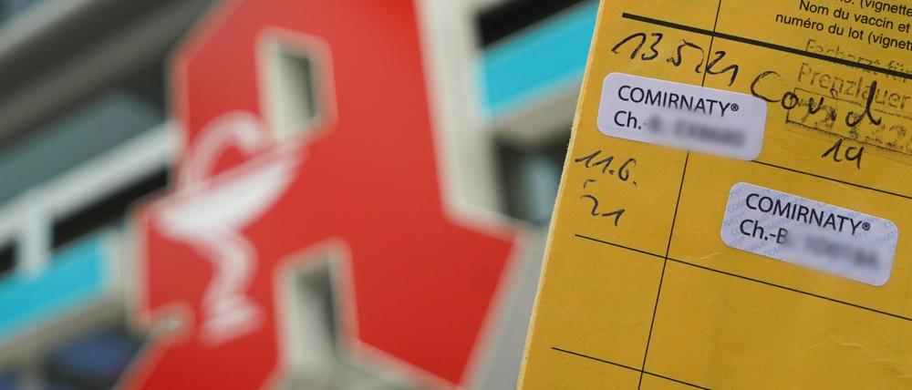 Gar nicht so leicht: Apotheken haben zum Teil Schwierigkeiten, Fälschungen zu erkennen.