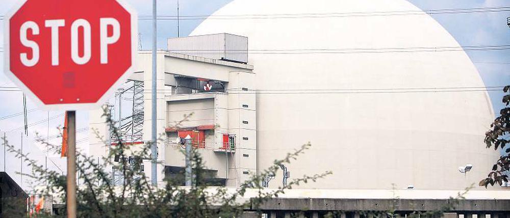 Als letztes der sieben deutschen Atomkraftwerke, die vorübergehend abgeschaltet werden, ging im hessischen Biblis die ältere der beiden Anlagen vom Netz. Foto: Reuters