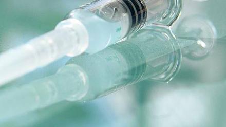 Schmerzhafte Spritze? Die Gewerkschaften und die SPD jedenfalls halten nichts von der Gesundheitsreform, die die schwarz-gelbe Koalition den Bürgern verschreiben will.