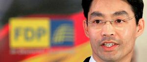 Bundesgesundheitsminister Philipp Rösler will neuer Vorsitzender der FDP werden. Der 38-jährige niedersächsische FDP-Landesvorsitzende wird sich beim Parteitag Mitte Mai um die Nachfolge des scheidenden Parteichefs Guido Westerwelle bewerben.