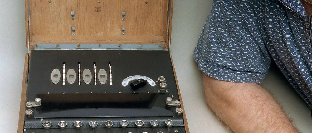 Verschlüsselung damals. Im Zweiten Weltkrieg reichte noch die Chiffriermaschine "Enigma D" zum Verschlüsseln von Daten.