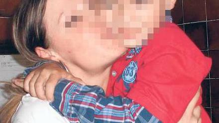 Wieder zusammen. Zehn Monate dauerte es, bis der kleine Hassan seine Mutter wiedersah. Der Vater hatte das Kind in den Libanon gebracht.