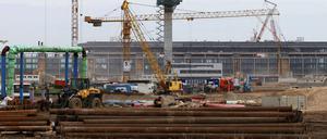 Gerade Rohre oder krumme Dinger? Die Staatsanwaltschaft ermittelt wegen des Verdachts auf Korruption bei einer Auftragsvergabe für die BBI-Baustelle.