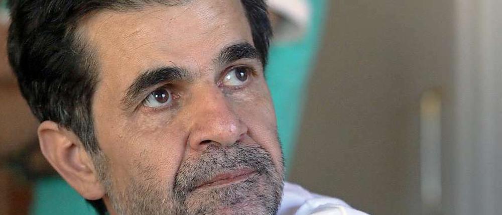 Der Regisseur Jafar Panahi war als Ehrengast zur 60. Berlinale eingeladen und sollte der Jury bei den Filmfestspielen in Cannes angehören. Bei beiden Terminen konnte er nicht anwesend sein.
