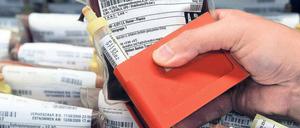 Böses Blut. Eine von 4 Millionen Bluttransfusionen führt zu einer HIV-Infektion.