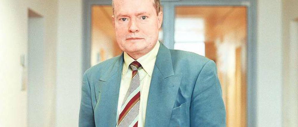Damals noch Hausherr. Volkmar Sigusch 2004 in seinem Institut an der Universität Frankfurt am Main. Zwei Jahre später begann dessen Abwicklung.