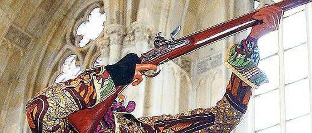 Im Visier. Yinka Shonibare zeigt in der Friedrichswerderschen Kirche seine kopflosen Gestalten, 