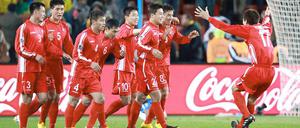 Alle noch da in der nordkoreanischen Mannschaft, sagt die FIFA. Nordkoreanische Fans durften nicht zur WM reisen.