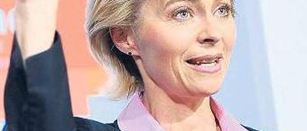 In Gebärdensprache. Sozialministerin Ursula von der Leyen (CDU) demonstrierte am Mittwoch ihre Kenntnisse. Foto: dpa
