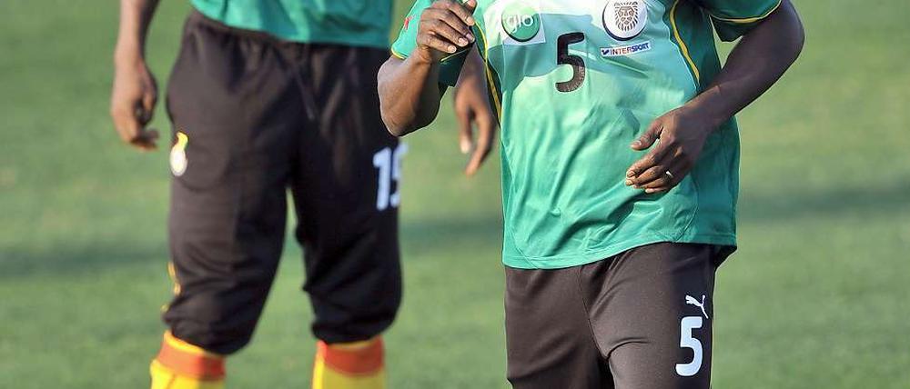 Wahrscheinlich beim Spiel gegen Deutschland nicht dabei. John Mensah (r) und Isaac Vorsah (l).