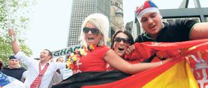 Am Ende jubelten die Serben, nicht nur an der Gedächtniskirche – und viele deutsche Fans feierten mit. Es ist ja noch alles drin.