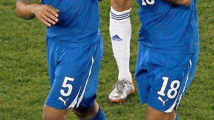 Der Weltmeister ist raus, die Italiener können die Tränen nicht zurückhalten.