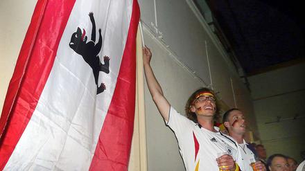 Robert Schmidt, 25, studiert in Berlin und feiert in Afrika.