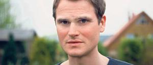 Einen gebrochenen Vater spielte Fabian Hinrichs im „Tatort: Borowski und die heile Welt“ – und wurde für den Deutschen Fernsehpreis nominiert. Foto: NDR/Marion von der Mehden